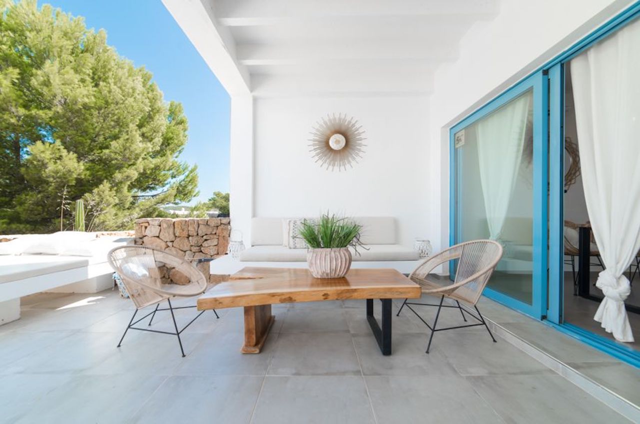 Resa estates ibiza huis huren cala tarida garden 1.jpg